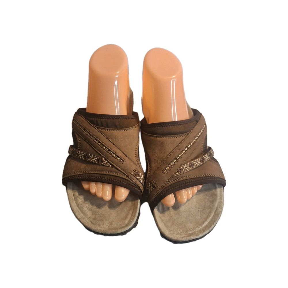 Merrell Brown Leather Women's Sandals. Size 9